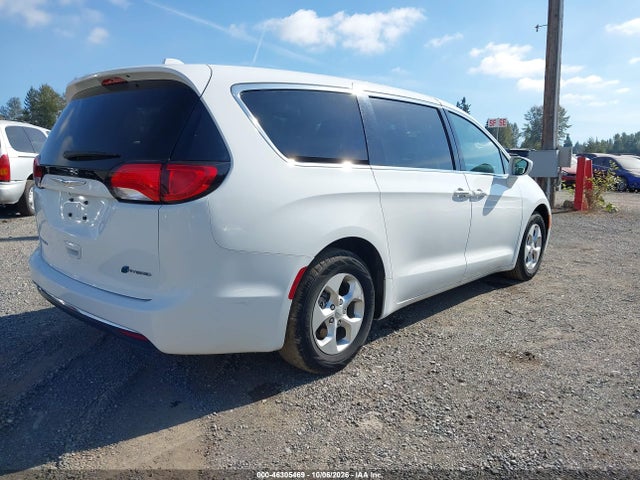 Chrysler Pacifica Hybrid Touring Plus 2017 2C4RC1H72HR837310 Image 4