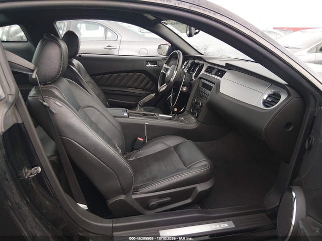 2011 Ford Mustang V6 Premium მანქანა იყიდება აუქციონზე, vin: 1ZVBP8AM1B5155292, აუქციონის ნომერი: 46305508