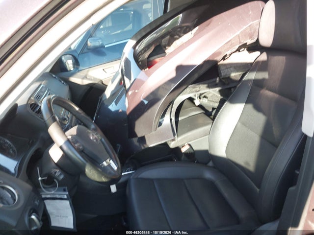 Volkswagen TIGUAN S 2016 WVGAV7AX4GW567096 Image 14