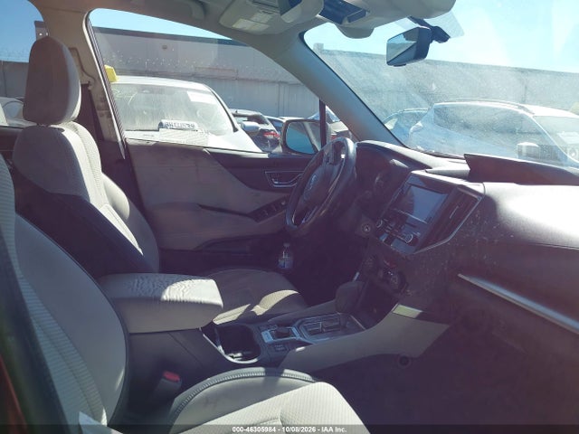 JF2SKAEC8KH594743 Subaru Forester Premium