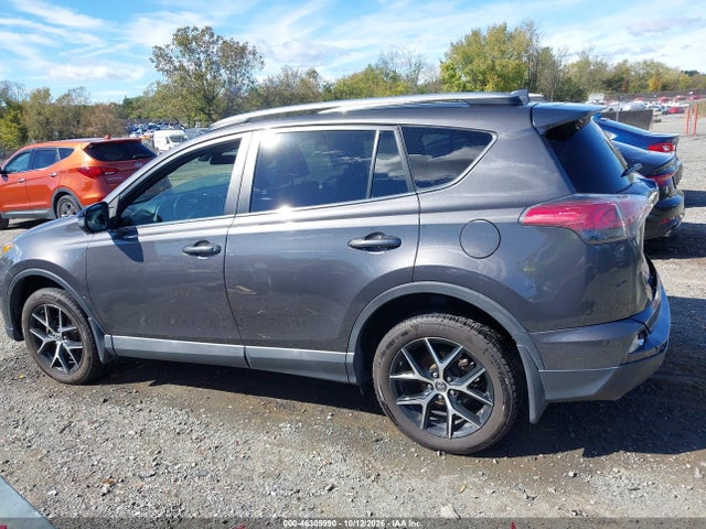 46305990 :رقم المزاد ، 2T3JFREV4HW567637 vin ، 2017 Toyota Rav4 Se مزاد بيع