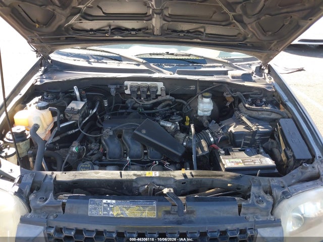 46306118 :رقم المزاد ، 1FMYU03135KB62577 vin ، 2005 Ford Escape Xlt مزاد بيع
