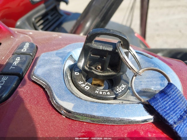 46306667 :رقم المزاد ، 1HFSC47451A001100 vin ، 2001 Honda Gl1800 A مزاد بيع