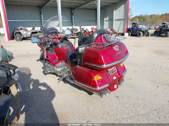 46306667 :رقم المزاد ، 1HFSC47451A001100 vin ، 2001 Honda Gl1800 A مزاد بيع