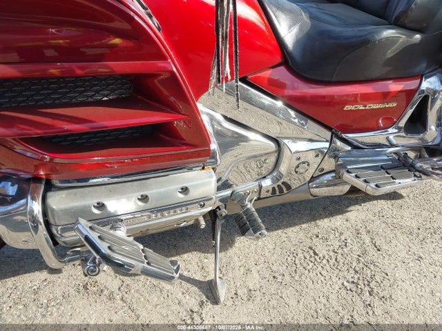 46306667 :رقم المزاد ، 1HFSC47451A001100 vin ، 2001 Honda Gl1800 A مزاد بيع