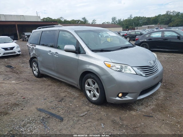 46306728 :رقم المزاد ، 5TDKK3DC4GS755393 vin ، 2016 Toyota Sienna Le 8 Passenger مزاد بيع