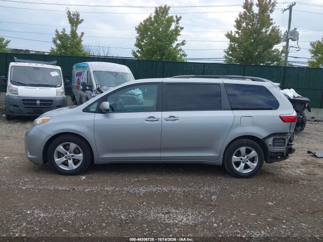 2016 Toyota Sienna Le 8 Passenger მანქანა იყიდება აუქციონზე, vin: 5TDKK3DC4GS755393, აუქციონის ნომერი: 46306728