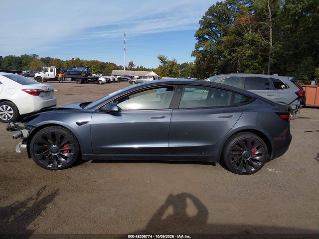46306774 :رقم المزاد ، 5YJ3E1EC6NF336140 vin ، 2022 Tesla Model 3 Performance Dual Motor All-wheel Drive مزاد بيع