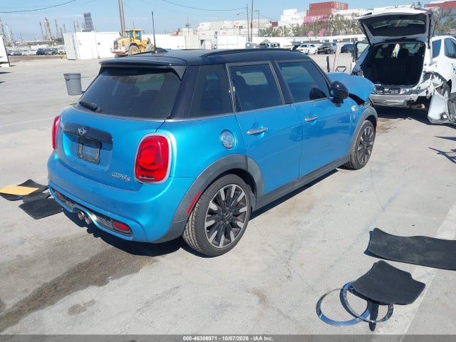 46306971 :رقم المزاد ، WMWXU3C52F2B56341 vin ، 2015 Mini Hardtop Cooper S مزاد بيع
