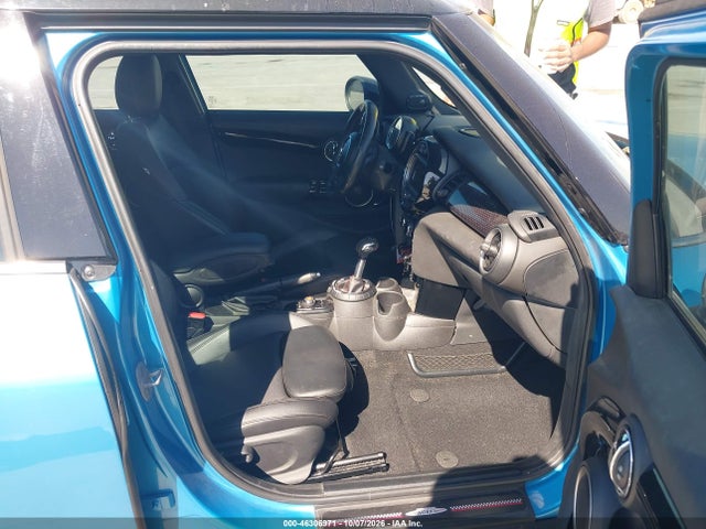 46306971 :رقم المزاد ، WMWXU3C52F2B56341 vin ، 2015 Mini Hardtop Cooper S مزاد بيع