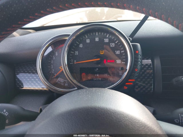 46306971 :رقم المزاد ، WMWXU3C52F2B56341 vin ، 2015 Mini Hardtop Cooper S مزاد بيع