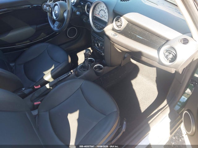 46307041 :رقم المزاد ، WMWSU3C55DT684423 vin ، 2013 Mini Hardtop Cooper مزاد بيع