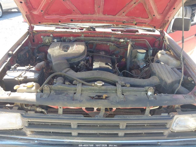 46307089 :رقم المزاد ، 1N6SD11S2LC304515 vin ، 1990 Nissan D21 Short Bed مزاد بيع