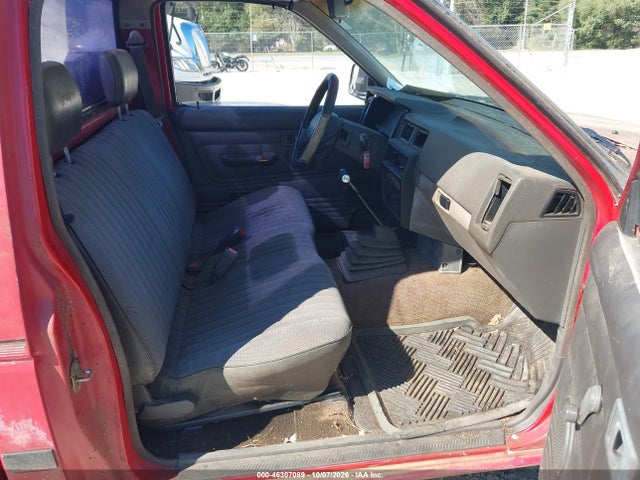 46307089 :رقم المزاد ، 1N6SD11S2LC304515 vin ، 1990 Nissan D21 Short Bed مزاد بيع