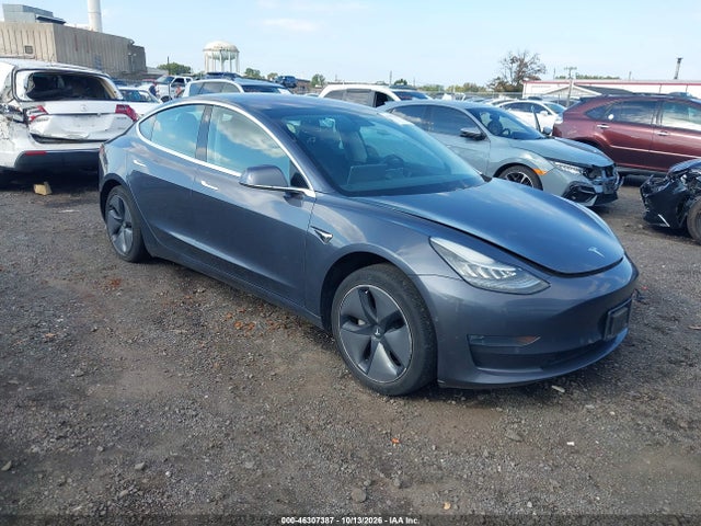 Auction sale of the 2018 Tesla Model 3 Long Range/mid Range, vin: 5YJ3E1EAXJF158936, lot number: 46307387