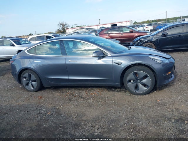 46307387 :رقم المزاد ، 5YJ3E1EAXJF158936 vin ، 2018 Tesla Model 3 Long Range/mid Range مزاد بيع