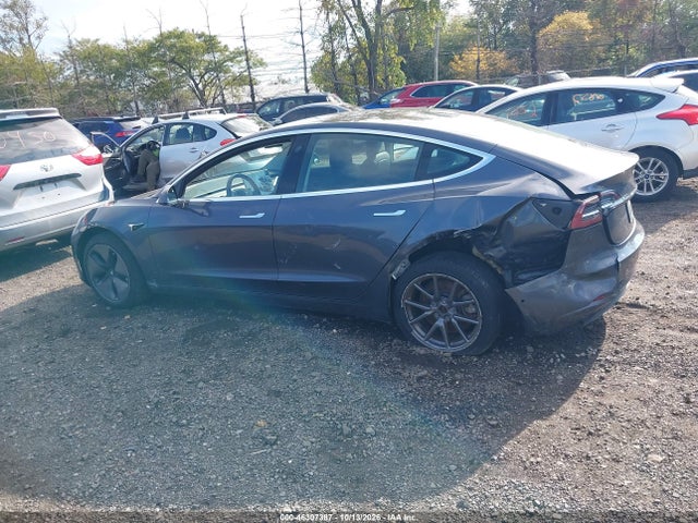 46307387 :رقم المزاد ، 5YJ3E1EAXJF158936 vin ، 2018 Tesla Model 3 Long Range/mid Range مزاد بيع