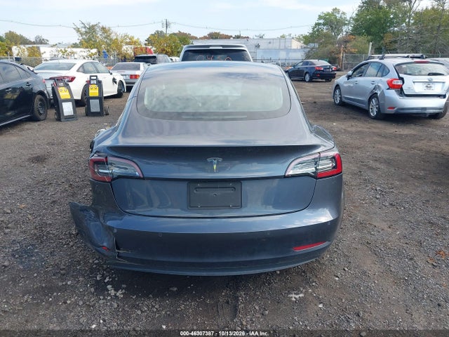 46307387 :رقم المزاد ، 5YJ3E1EAXJF158936 vin ، 2018 Tesla Model 3 Long Range/mid Range مزاد بيع
