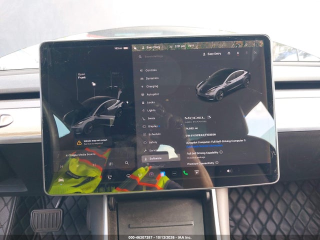 46307387 :رقم المزاد ، 5YJ3E1EAXJF158936 vin ، 2018 Tesla Model 3 Long Range/mid Range مزاد بيع