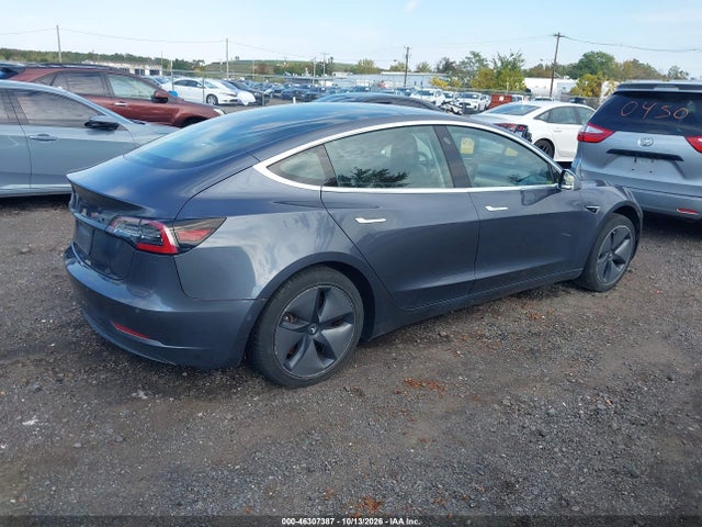 46307387 :رقم المزاد ، 5YJ3E1EAXJF158936 vin ، 2018 Tesla Model 3 Long Range/mid Range مزاد بيع