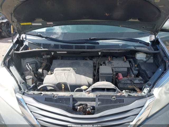 2013 Toyota Sienna Xle 7 Passenger მანქანა იყიდება აუქციონზე, vin: 5TDDK3DC9DS052800, აუქციონის ნომერი: 46307419