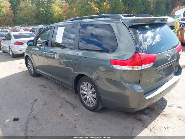 2013 Toyota Sienna Xle 7 Passenger მანქანა იყიდება აუქციონზე, vin: 5TDDK3DC9DS052800, აუქციონის ნომერი: 46307419