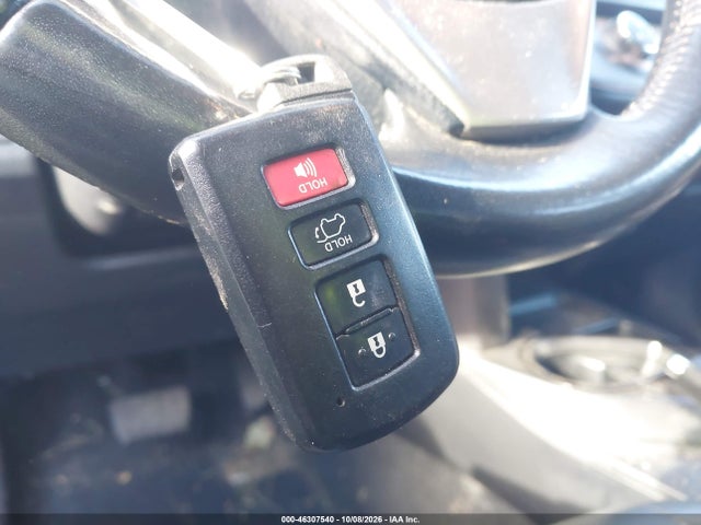 Продажа на аукционе авто 2017 Toyota Rav4 Hybrid Se, vin: JTMJJREV6HD132436, номер лота: 46307540