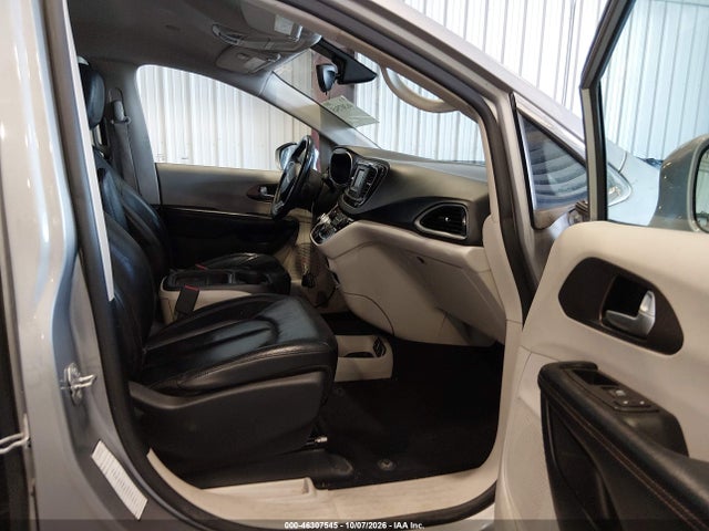 Продаж на аукціоні авто 2017 Chrysler Pacifica Touring-l, vin: 2C4RC1BG3HR642650, номер лоту: 46307545