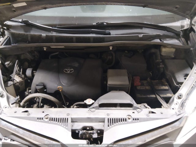 46307560 :رقم المزاد ، 5TDDZ3DC5JS197260 vin ، 2018 Toyota Sienna Xle 7 Passenger مزاد بيع