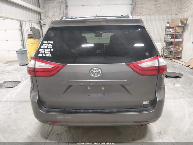 46307560 :رقم المزاد ، 5TDDZ3DC5JS197260 vin ، 2018 Toyota Sienna Xle 7 Passenger مزاد بيع