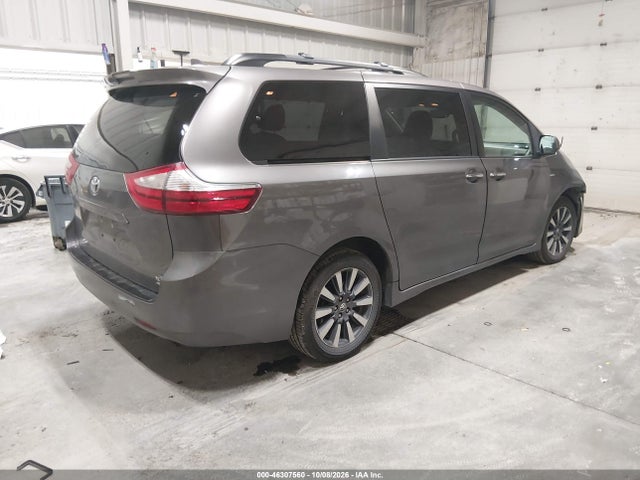 46307560 :رقم المزاد ، 5TDDZ3DC5JS197260 vin ، 2018 Toyota Sienna Xle 7 Passenger مزاد بيع