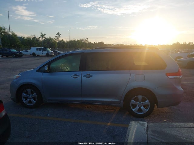 Продаж на аукціоні авто 2013 Toyota Sienna Le V6 8 Passenger, vin: 5TDKK3DC5DS354849, номер лоту: 46307569