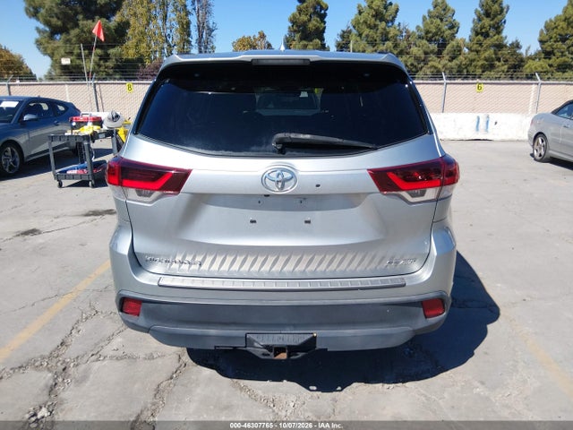 Toyota Highlander Se 2019 5TDJZRFH2KS613295 Image 16