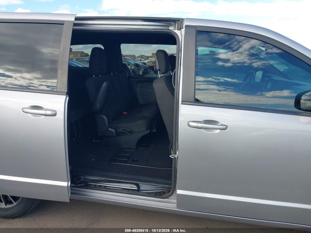 46308415 :رقم المزاد ، 2C4RDGBG5JR180453 vin ، 2018 Dodge Grand Caravan Se Plus مزاد بيع