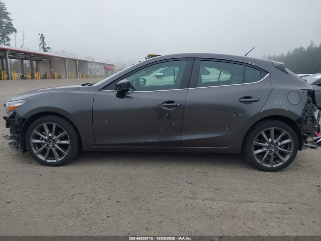 46308718 :رقم المزاد ، 3MZBN1L34JM160108 vin ، 2018 Mazda Mazda3 Touring مزاد بيع
