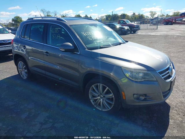 2010 Volkswagen Tiguan Sel მანქანა იყიდება აუქციონზე, vin: WVGBV7AX8AW525039, აუქციონის ნომერი: 46308729