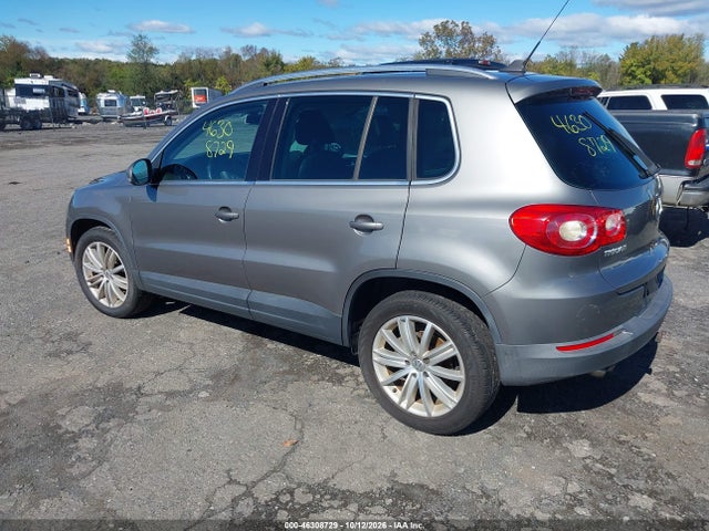 2010 Volkswagen Tiguan Sel მანქანა იყიდება აუქციონზე, vin: WVGBV7AX8AW525039, აუქციონის ნომერი: 46308729