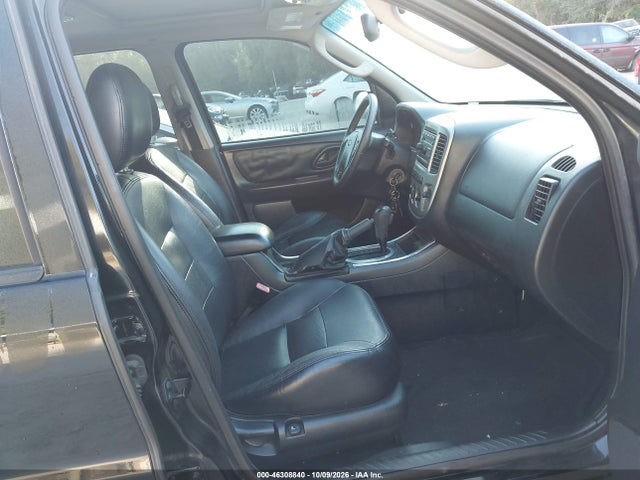 46308840 :رقم المزاد ، 1FMCU94195KA80849 vin ، 2005 Ford Escape Limited مزاد بيع