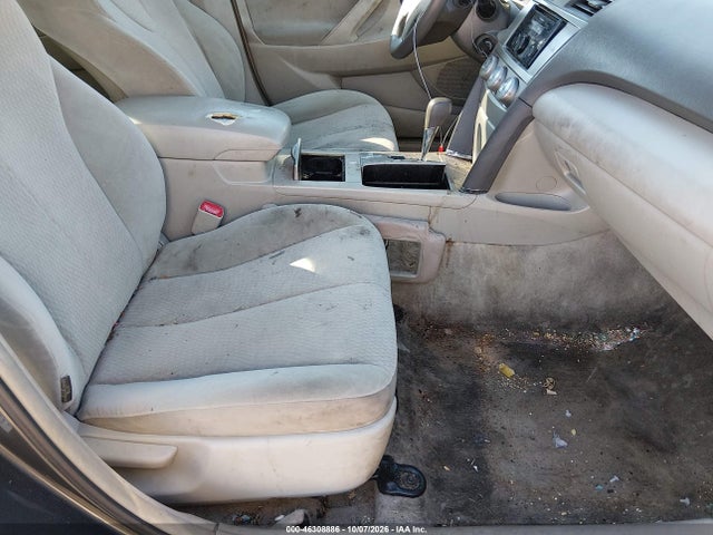 46308886 :رقم المزاد ، 4T1BF3EK1AU023621 vin ، 2010 Toyota Camry Le مزاد بيع