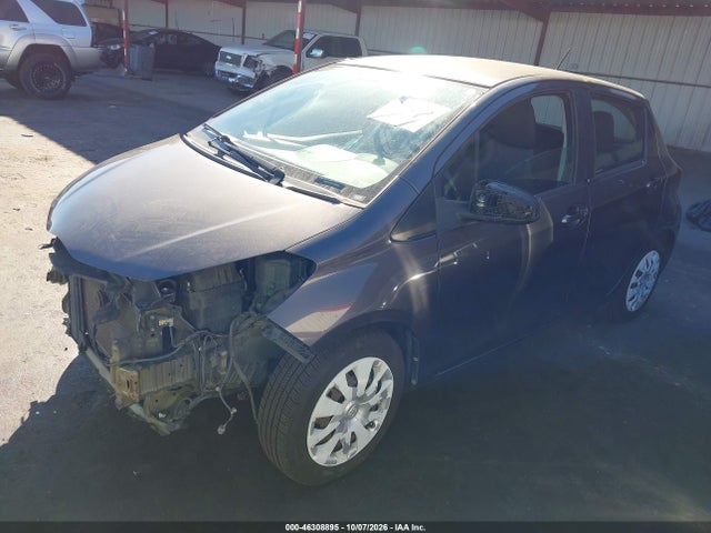 Toyota YARIS L 2015 VNKKTUD36FA048429 Image 2