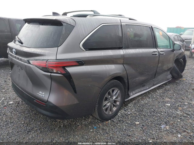 2021 Toyota Sienna Xle მანქანა იყიდება აუქციონზე, vin: 5TDJSKFC5MS030318, აუქციონის ნომერი: 46309212