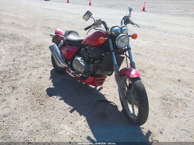 1987 Honda Vf700 C მანქანა იყიდება აუქციონზე, vin: 1HFRC2111HA306265, აუქციონის ნომერი: 46309503