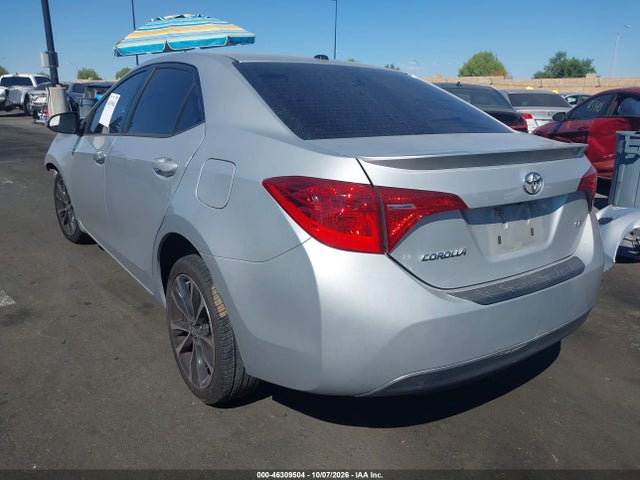 Toyota COROLLA SE 2017 5YFBURHE9HP655986 Image 3