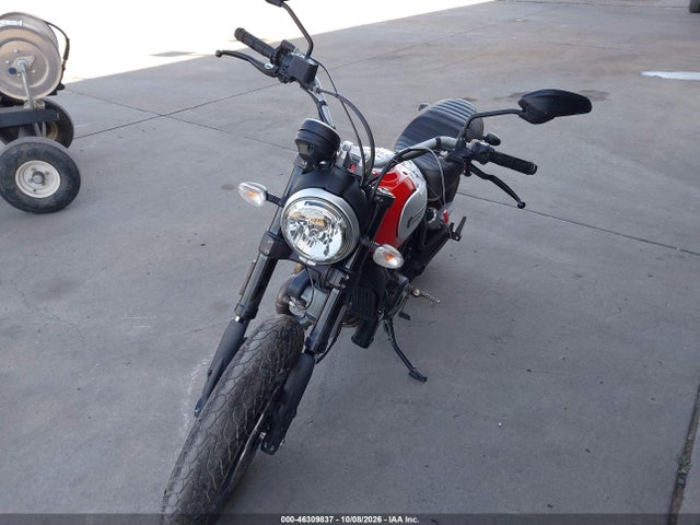 Ducati Scrambler 800 2016 ML015ANM8GT008895 Image 2
