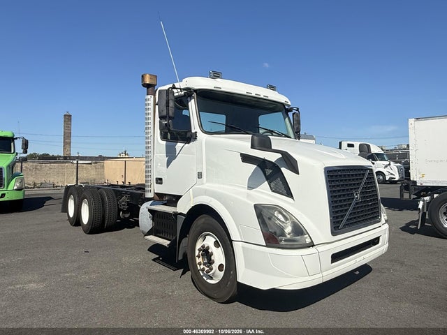 Продаж на аукціоні авто 2017 Volvo Vnl, vin: 4V5NC9DG5HN980297, номер лоту: 46309902