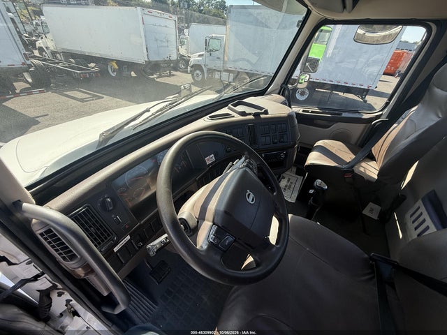 Продаж на аукціоні авто 2017 Volvo Vnl, vin: 4V5NC9DG5HN980297, номер лоту: 46309902