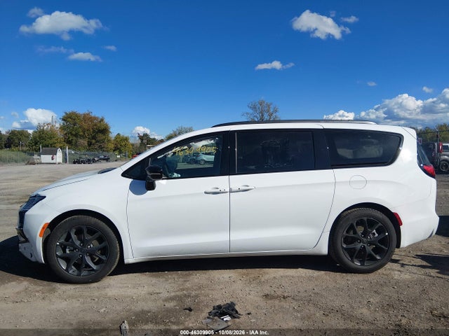 46309905 :رقم المزاد ، 2C4RC1GG6VR600994 vin ، 2027 Chrysler Pacifica مزاد بيع