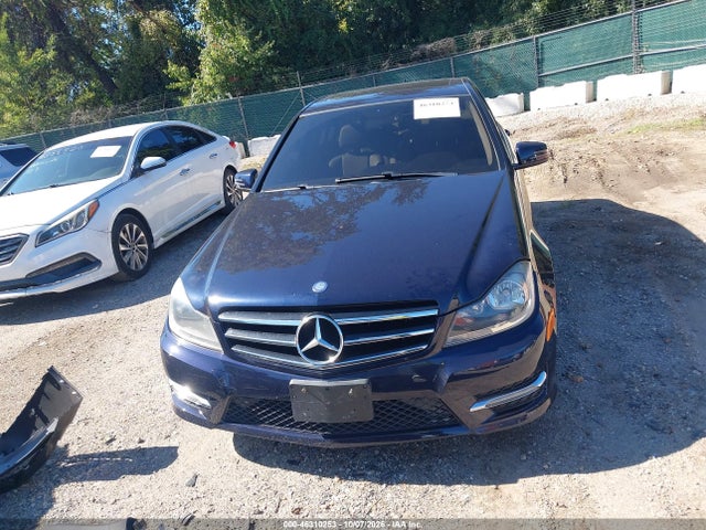 2014 Mercedes-benz C 300 Sport 4matic მანქანა იყიდება აუქციონზე, vin: WDDGF8AB7EA942811, აუქციონის ნომერი: 46310253