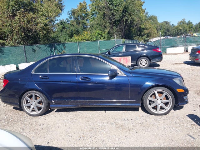 2014 Mercedes-benz C 300 Sport 4matic მანქანა იყიდება აუქციონზე, vin: WDDGF8AB7EA942811, აუქციონის ნომერი: 46310253