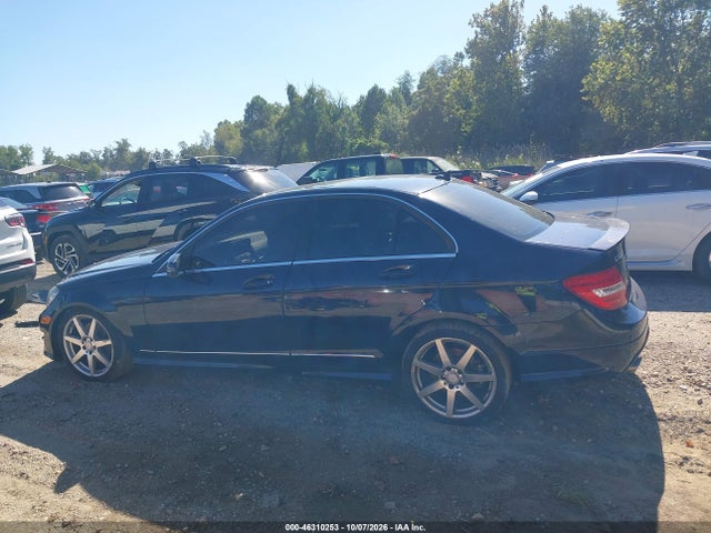 2014 Mercedes-benz C 300 Sport 4matic მანქანა იყიდება აუქციონზე, vin: WDDGF8AB7EA942811, აუქციონის ნომერი: 46310253